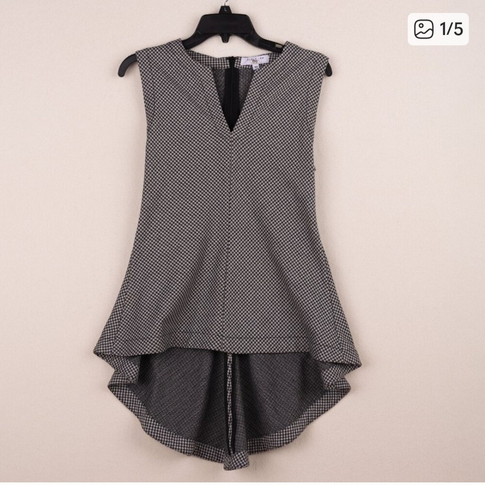 Sleeveless High-Low Peplum Top - Black & White